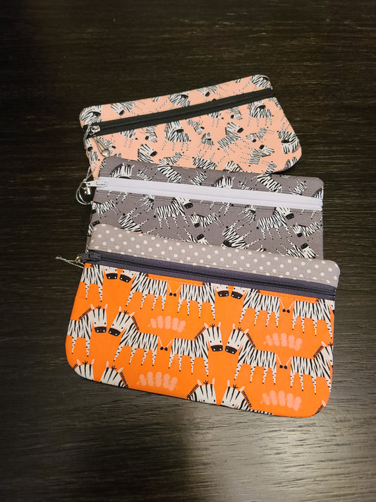 Simple zippered pouch