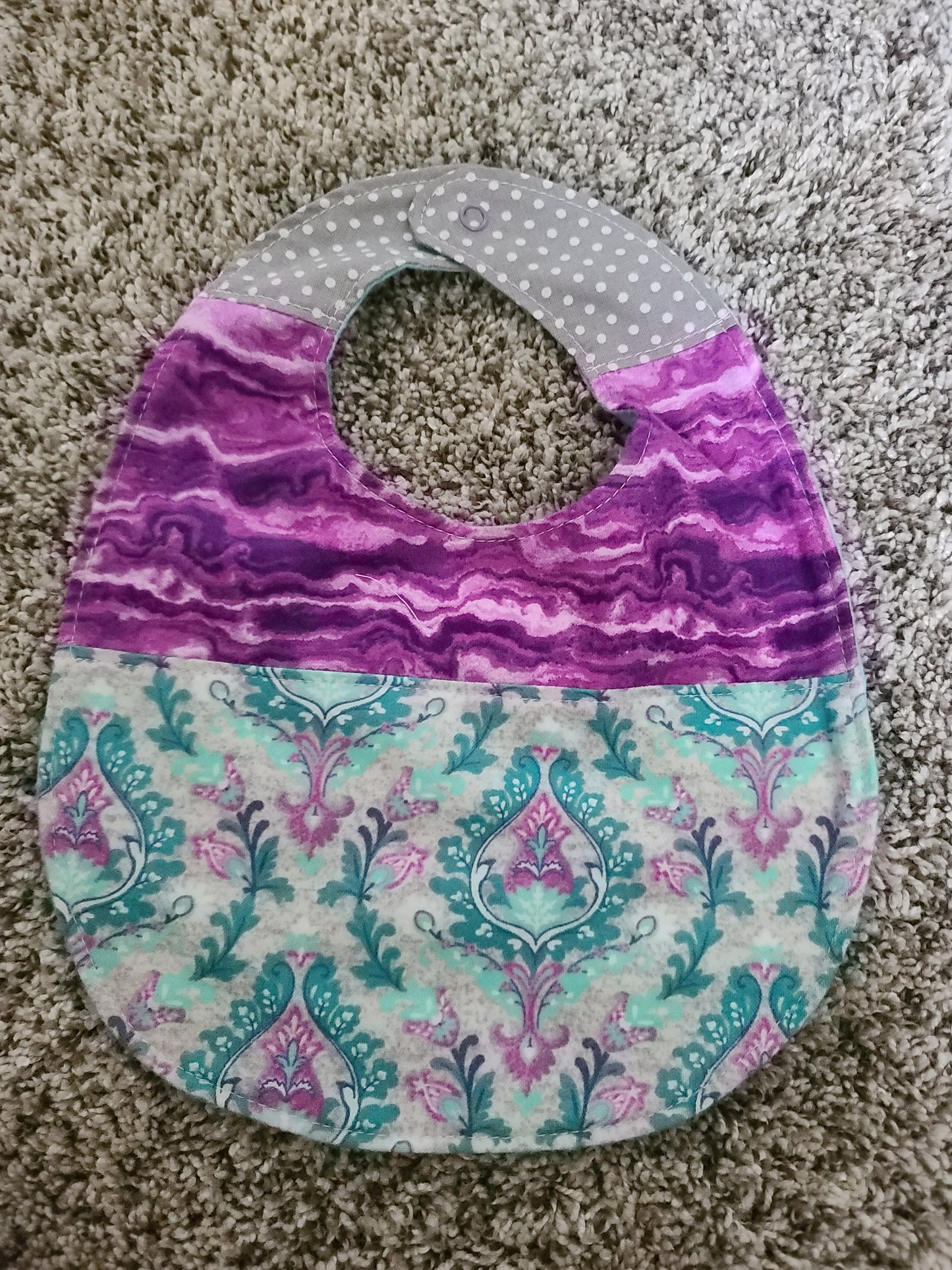 Baby bib - large