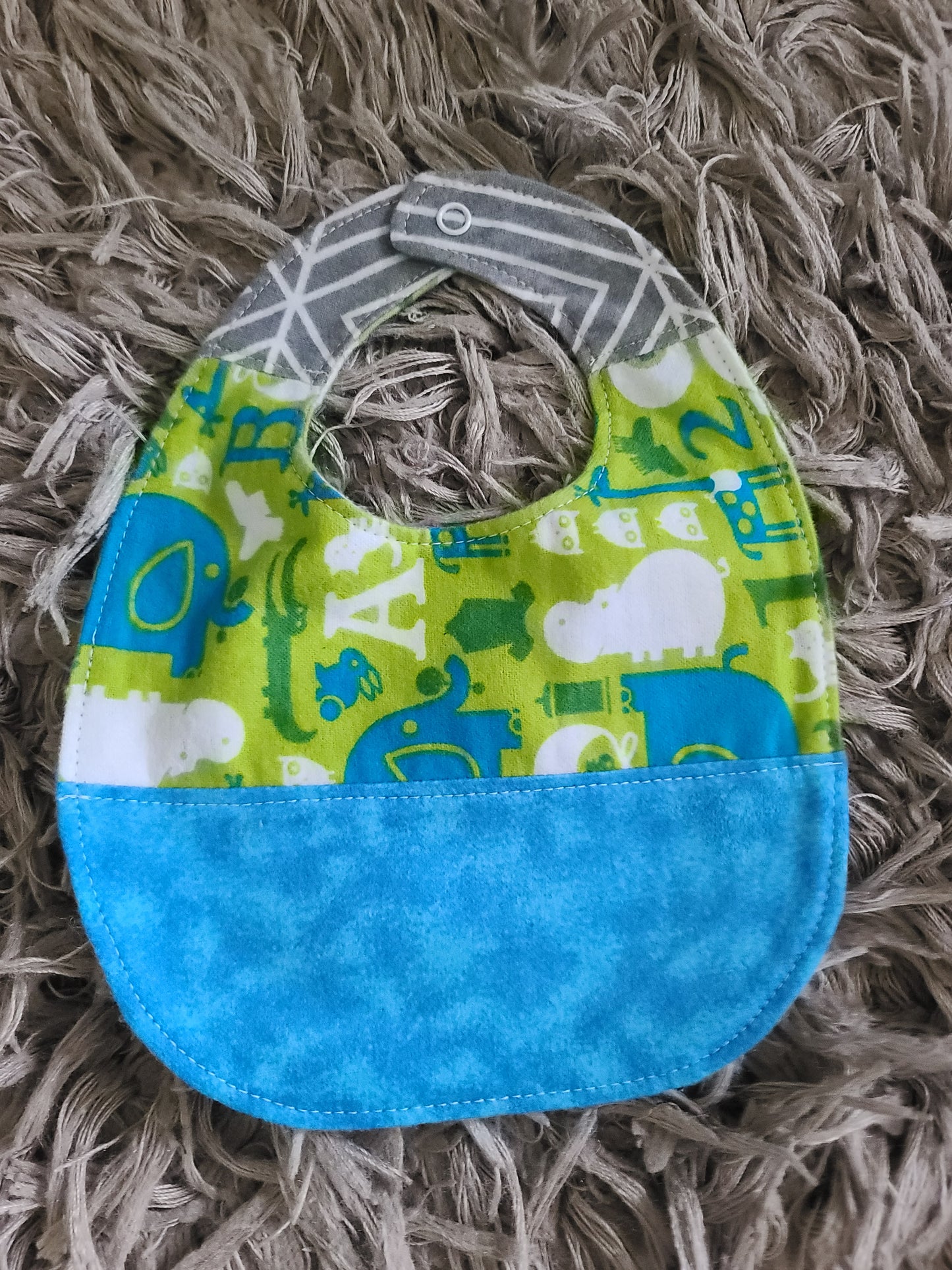 Baby bib - small