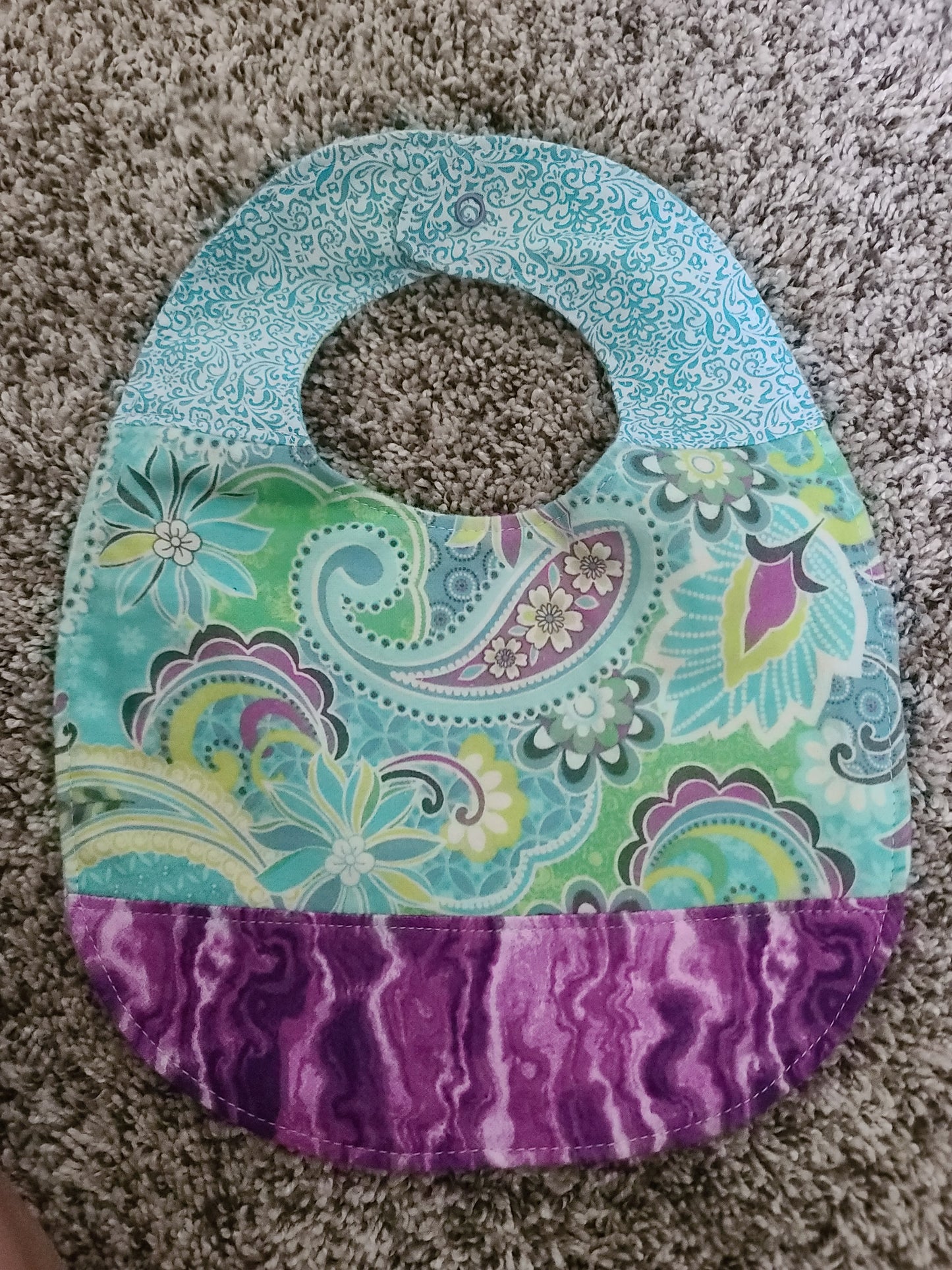 Baby bib - large