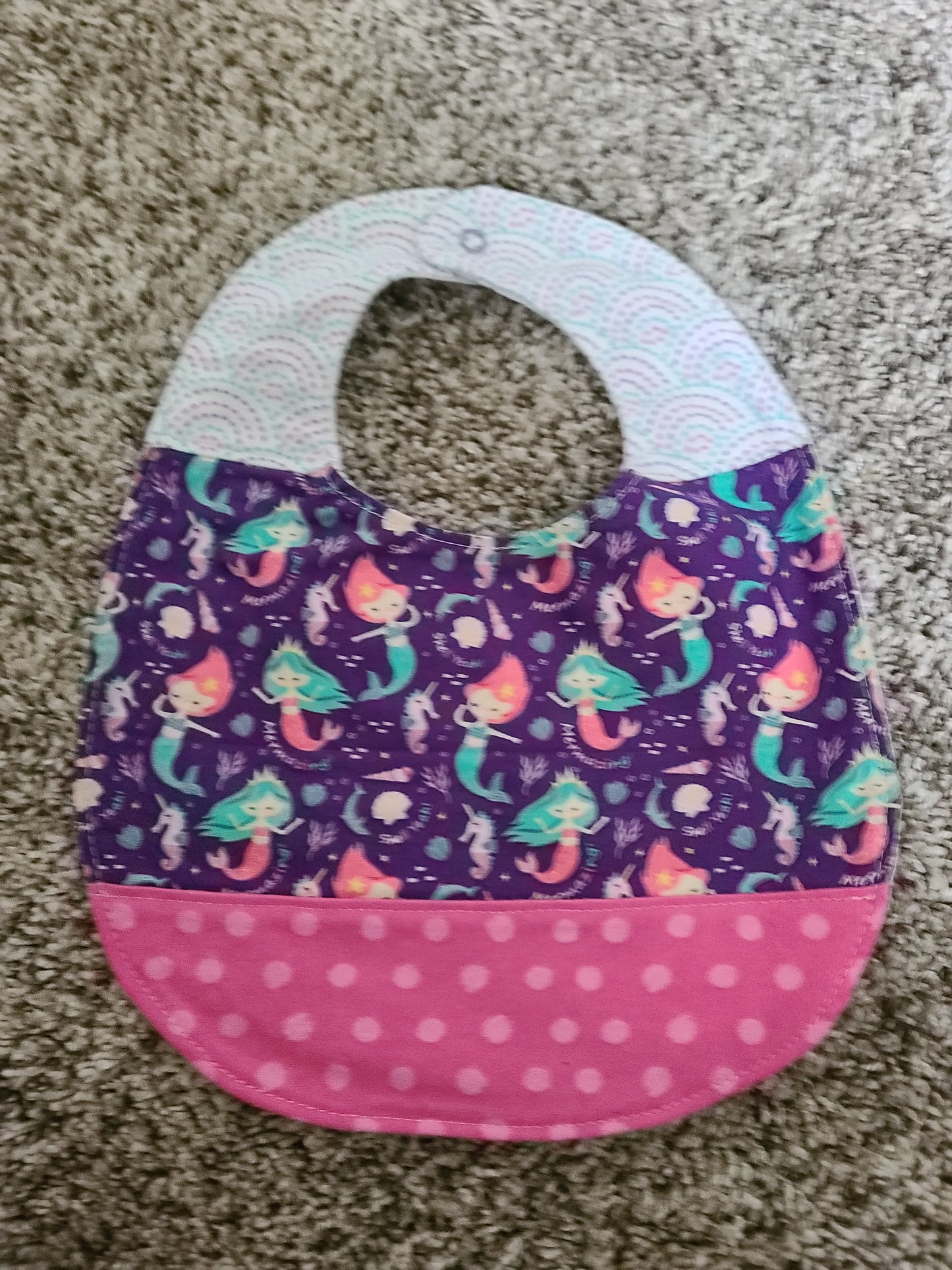 Baby bib - large